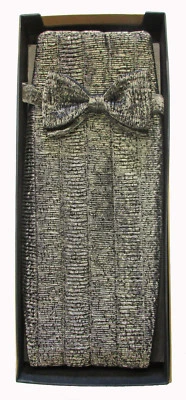 Nuevo conjunto de faja y pajarita dorada metálica brillante en caja boda graduación crucero  Foto 1 de 2