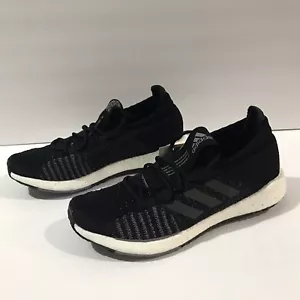 Zapato para correr para mujer Adidas Originals Pulseboost HD, negro/gris talla 8 1/2 - Imagen 1 de 10