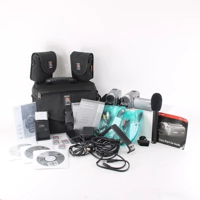 Canon Vixia HF Video Camcorder R200 DC 3.7V HD 28X Zoom W/ Accessories Camcorder - Image 1 of 4