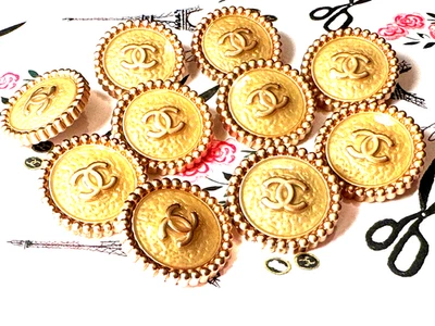 10 CHANEL GOLD BUTTONS Metal Shank CC Buttons 18mm classic style Chanel ICONIC - Image 1 of 4