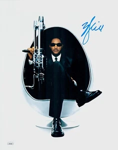 WILL SMITH Hand Signed MEN IN BLACK 11x14 Photo AUTHENTIC Autograph JSA COA Cert - Picture 1 of 2