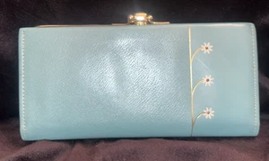 Cartera vintage Lady Buxton verde azulado flor silla de montar cuero de vaca 7” L X 3 1/2” doble beso - Imagen 1 de 21