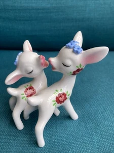 Vintage 1 Stück rosa küssender Hirsch handbemalt Blumen Salz & Pfefferstreuer * XLNT! - Bild 1 von 6