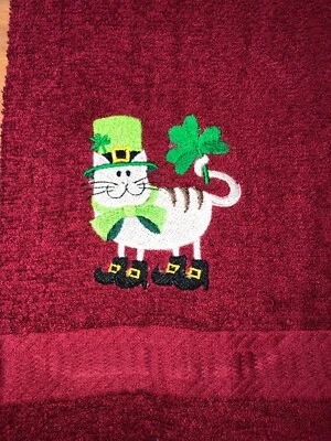 Toalla de mano de baño ROJA BORDADA bronceada gato día de San Patricio trébol bota HS2085 Foto 1 de 4