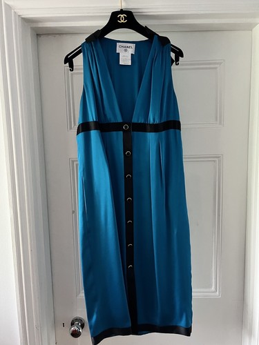 Raro abito midi vintage 2007 Chanel blu nero con bottoni in seta taglia 40