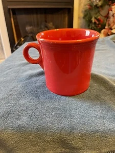Vintage Fiesta Ware rot Kaffeebecher Ringgriff Homer Laughlin HLC USA Tasse.  CM 2 - Bild 1 von 4