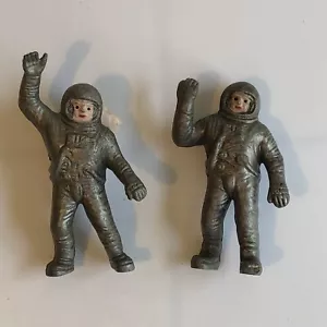 2 figuras de acción de astronautas de colección una mochila - Imagen 1 de 7