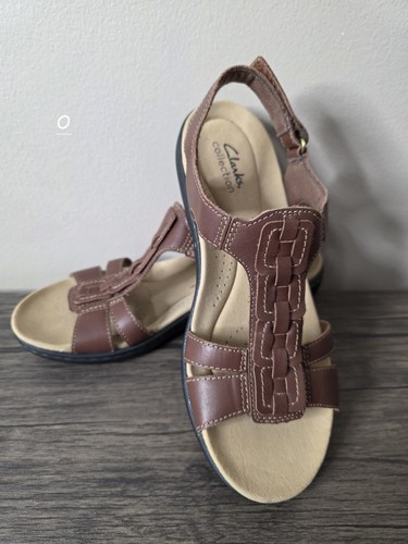 Sandali Clarks Laurieann Kay con cinturino a T marroni taglia 8 5