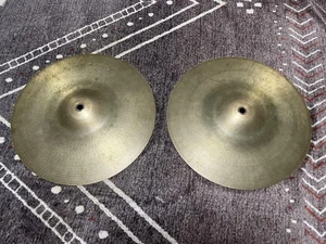 Zildjian Orchestra Hand Cymbals 12 Inches 2 Pieces - Picture 1 of 10