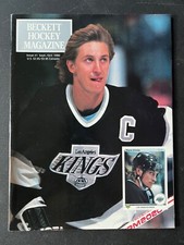 Beckett Hockey Magazine #1 Sept/Oct 1990 Wayne Gretzky - cover mint, pages tan 