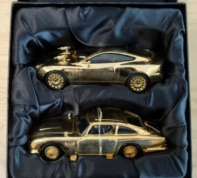 Set 2 Modellini Aston Martin Corgi 1:36 James Bond 007 40th Anniversario - Immagine 1 di 4