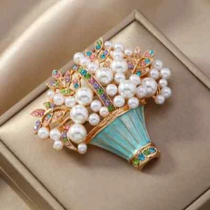 Vintage Easter Spring Flower Basket Brooch Sparkling Rhinestone Pin Jewelry Gift - Picture 1 of 15