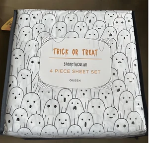Trick or Treat Ghosts QUEEN Size Sheet Set Black White Halloween Spooky Ghost - Picture 1 of 2