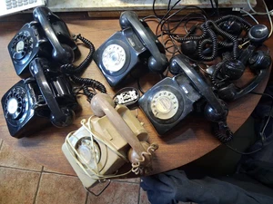 5x GPO+ 706/746 Type Telephones For Spare Parts Sold As Seen/Untested - Picture 1 of 13