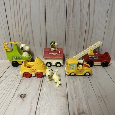 Lote De Juguete Coche Aviva Peanuts De Colección Helicóptero Taxi Bombero Camión Lucys Coche Foto 1 de 4