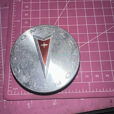 Оригинальный центральный колпак Pontiac 2004-2010 Grand Am Prix Montana Torrent 9593169 - Изображение 1 из 4