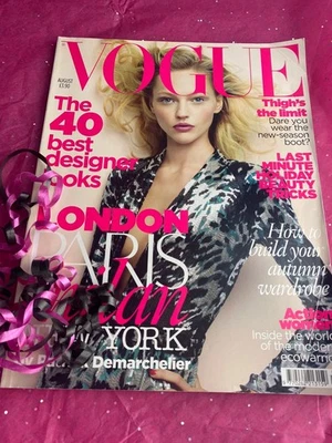 VOGUE MAGAZINE 2009 August  free gift wrap    FAST DISPATCH  - Image 1 of 4