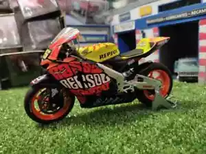 HONDA RC 211, CHESTE (2003) VALENTINO ROSSI, ALTAYA, 1:12 ,DIE CAST NEW - Picture 1 of 8