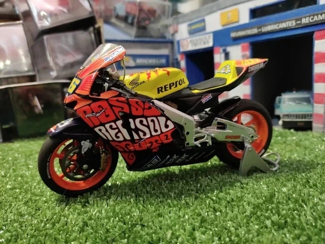 HONDA RC 211, CHESTE (2003) VALENTINO ROSSI, ALTAYA, 1:12 ,DIE CAST NEW - Image 1 of 4