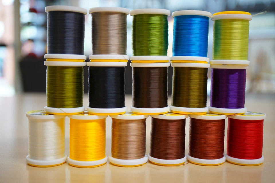 UTC 140 Bindefaden Wapsi USA 25 Farben Auswahl Ultra Thread 140 Denier Nylon UT1 - Bild 1 von 2