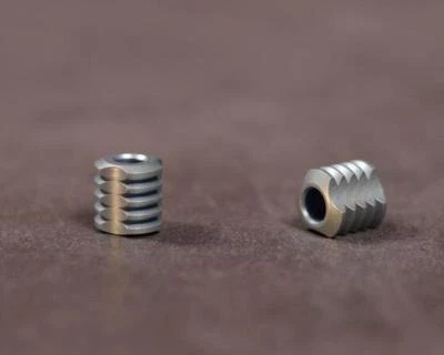 TC4 Titanio Paracord Cuentas Cuchillo Herramientas Paracaídas Cordón Cordón Ti Metal Colgante Foto 1 de 4