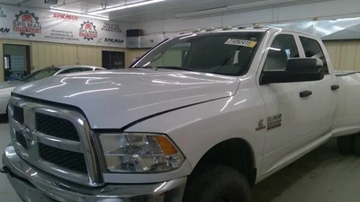 RAM3500   2017 Exhaust 1714091 Foto 1 de 4