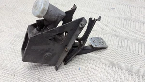 USED Land Rover Defender Clutch Pedal Assembly Part #SKB500280 - Picture 1 of 7