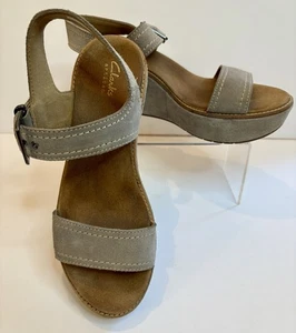"Sandalias de cuña Clarks artesanales de gamuza de cuero talla 9M gris tacón de 3"" clásicas cómodas" - Imagen 1 de 7