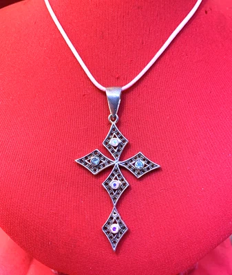 GRANDE CROCE IN ARGENTO TRAFORATO IN STILE ANTICO CON STRASS,  ANNI 60 - Immagine 1 di 4