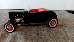 ERTL 32 FORD ROADSTER SCALA 1/24 DICAST - Foto 1 di 9
