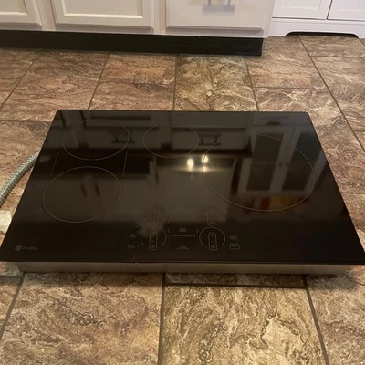 GE Profile PHP9030DTBB 30" Negro Smart Touch Control 4 Elementos Placa de Inducción Foto 1 de 4