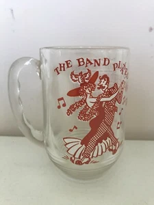 VINTAGE HAZEL ATLAS THE BAND PLAYED ON OLD TIME SONG GLASS MUG SHEET MUSIC - Picture 1 of 4
