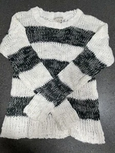 Soft Gray/White Striped Open Weave Pullover Sweater Juniors S - Picture 1 of 4