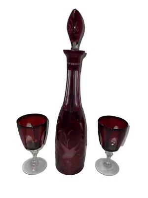 Handmade Knobler Ruby Cut to Clear Etched Duck Glass Decanter w/ 5 Wine Glasses - Image 1 of 4