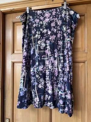 David Nieper skirt, size 24, stretch fabric, lined, purple navy floral design - Image 1 of 4