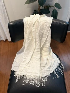 Bufanda de lana 100 % pashmina cachemir chal crema flecos ribete 74x31" - Imagen 1 de 7