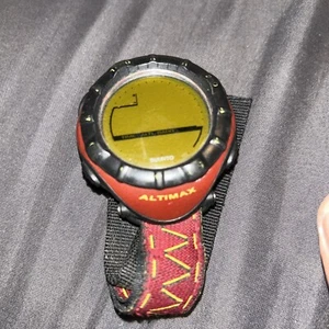Suunto Altimax Sports Watch Outdoor Altimeter Barometer Time Wrist Needs Battery - Picture 1 of 3