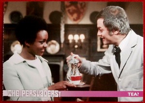 THE PERSUADERS! - Card #05 - GREENSLEEVES - Roger Moore & Tony Curtis