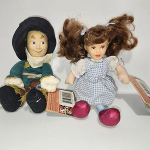 Coppia di bambole Il Mago di Oz - Dorothy & Lo Spaventapasseri - Collezione Merry O 1998-Wbt - Foto 1 di 18