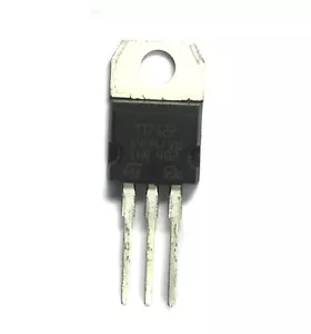5 Stck. NPN Darlington Leistungstransistor TIP122 TO-220 ST Vceo = 100 V Ic = 8A Pd = 65 W - Bild 1 von 1