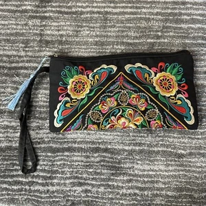 Wristlet Wallet Black Floral Embroidery Zip Flower Clutch Boho Purse New US - Picture 1 of 9