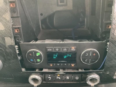Controle climático OEM calor/AC com Opt CJ2 07-09 SIERRA 1500 PICKUP 1305888 - Imagem 1 de 4