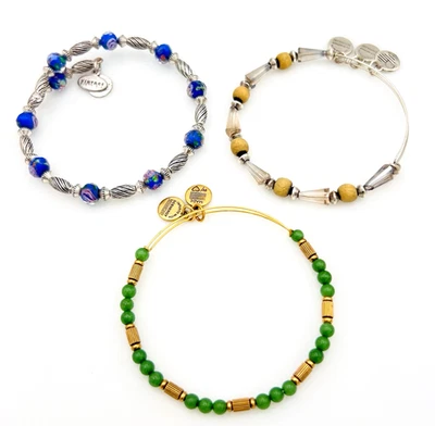 Lote de tres pulseras envolventes brazalete con cuentas Alex and Ani Foto 1 de 4