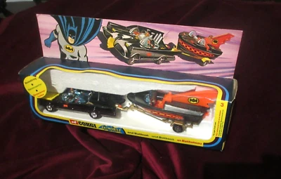 AMAZING VINTAGE CORGI TOYS No 3 GIFT SET BATMOBILE and BATBOAT 1976 MIB - Image 1 of 4