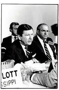 1980 Original Photo John Tower Texas Republican Senator with gavel leads meeting - Picture 1 of 2