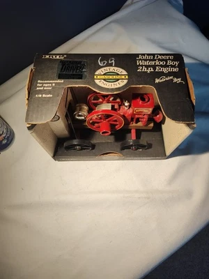 Juguete Waterloo Boy Ertl 1/8 John Deere 2 h.p. Motor Gas Vintage Modelo 5645 Foto 1 de 4