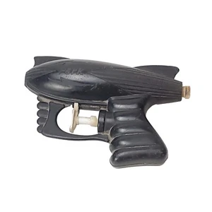 BATMAN Water Gun Park Plastics Robin Penguin Joker Toy Watergun Raygun Pistol - Picture 1 of 3