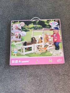 baby born horse stable