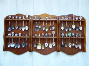 36 x Souvenir Spoons Vintage / Mixed in 3 x Wooden Wall Display Racks - Picture 1 of 10