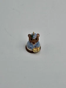 Hattie Chapeau`1996`Miniature-Takes Gift In A Hatbox To Friend,Hallmark Ornament - Picture 1 of 4